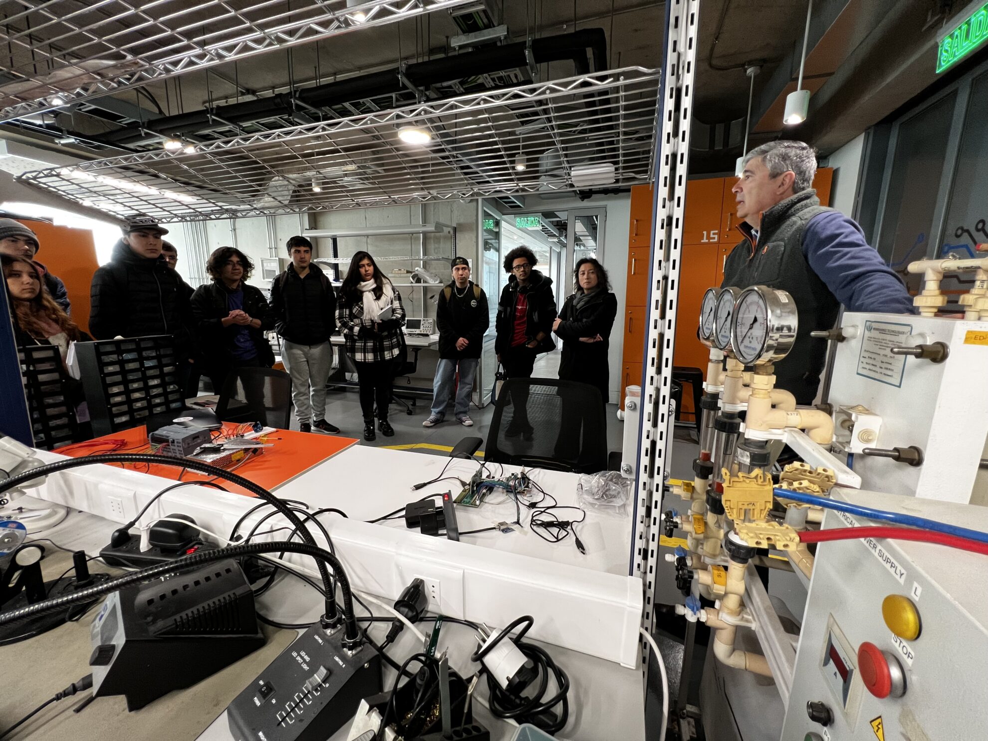 Servicios Tecnológicos - AC3E - Centro Avanzado de Ingeniería Eléctrica ...